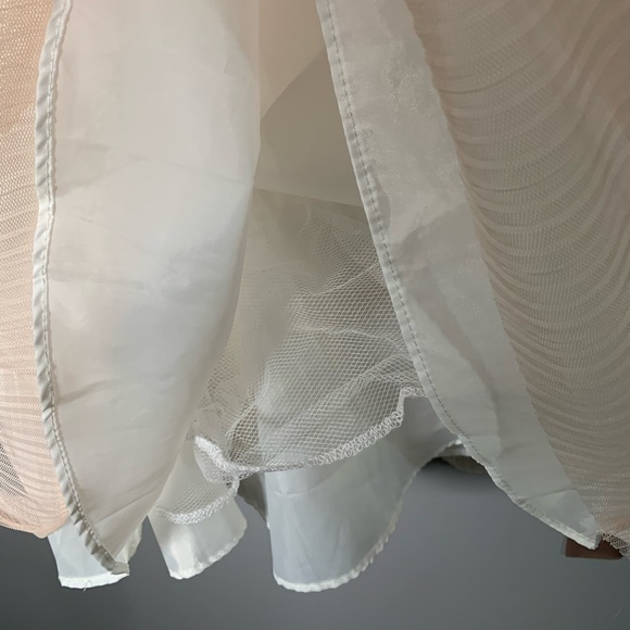 Girls Rare Editions size 12 in a beautiful light peach color. - Picture 5 of 11